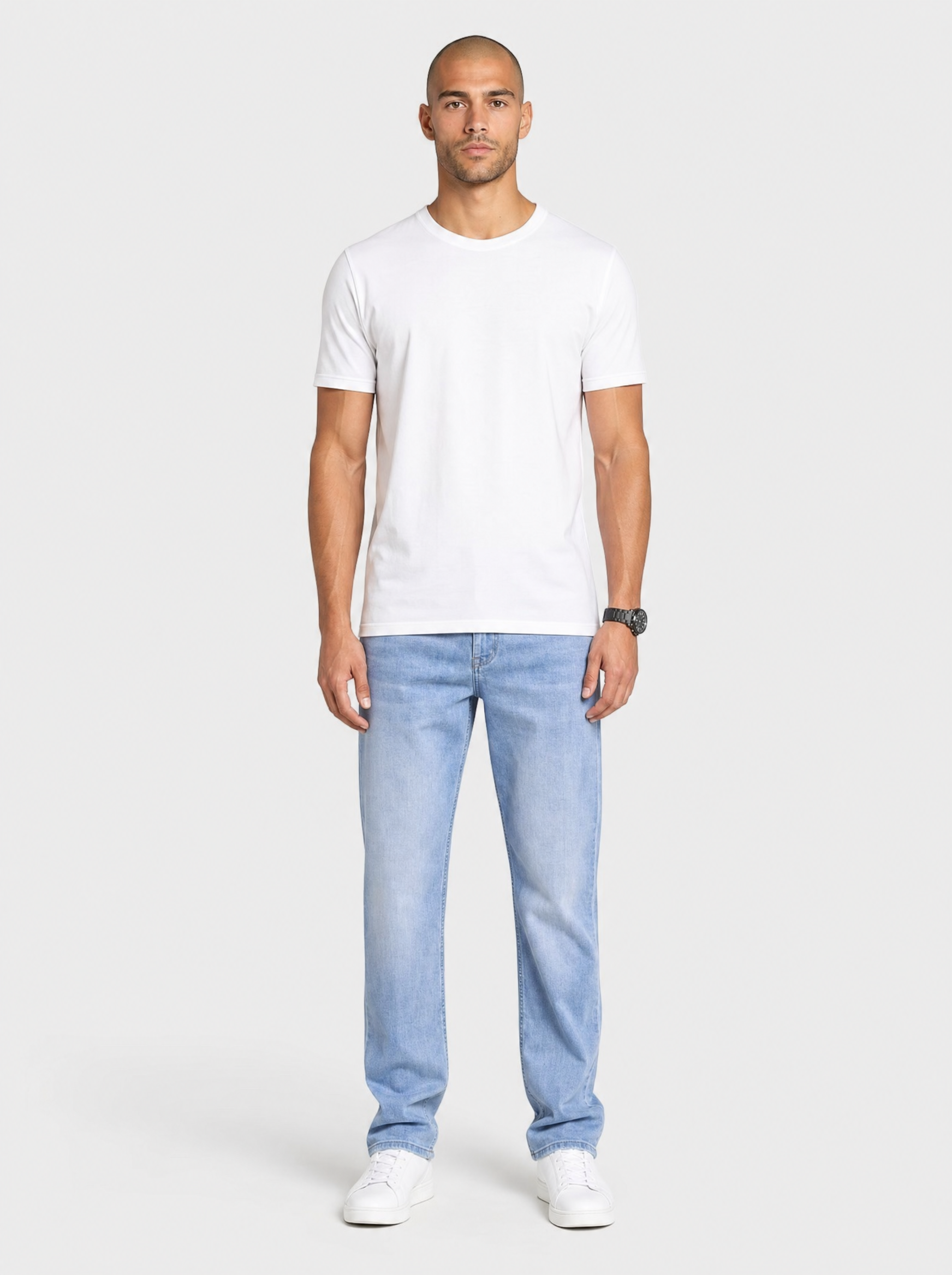 M01 Relaxed Straight