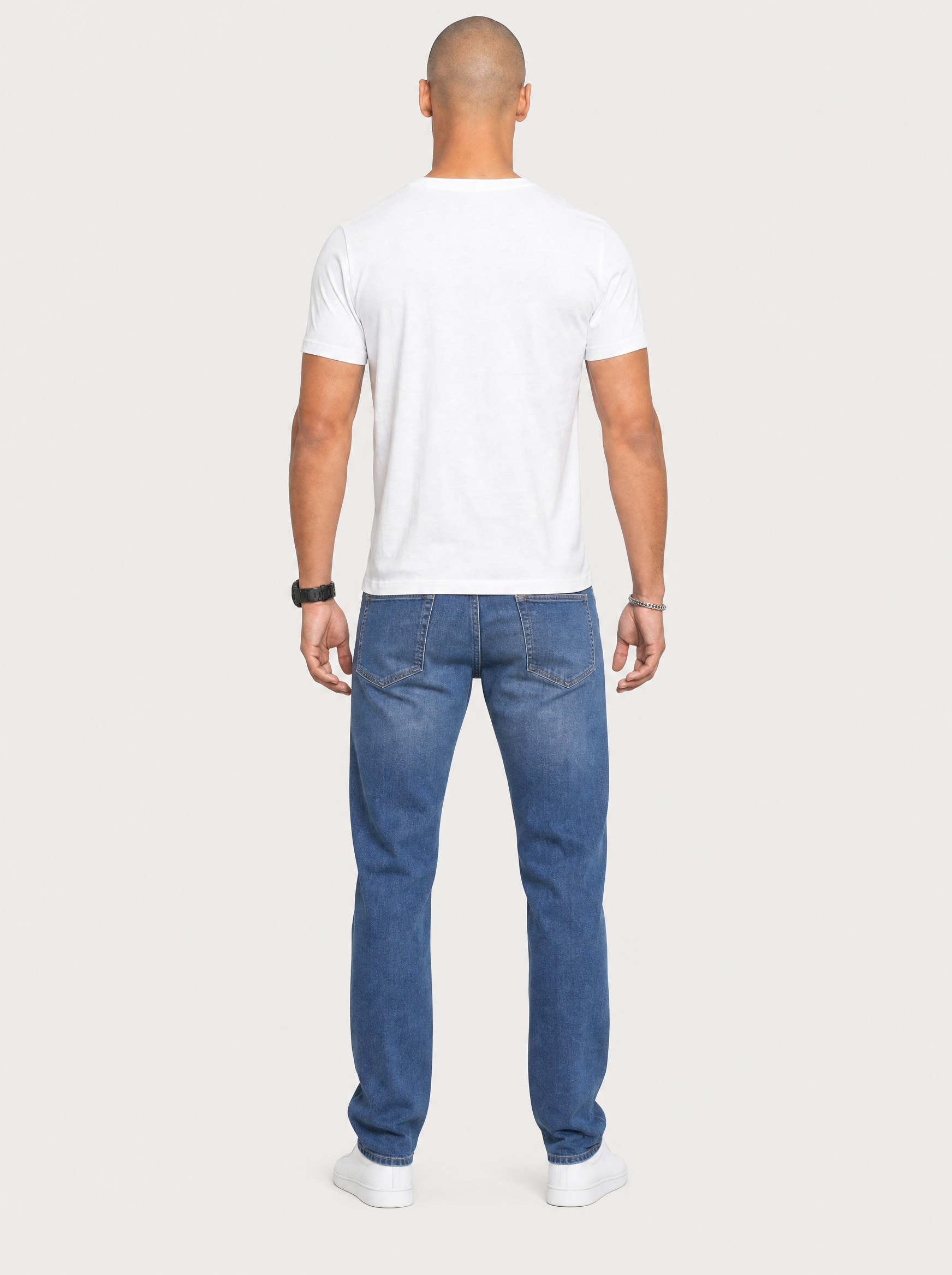 M01 Relaxed Straight