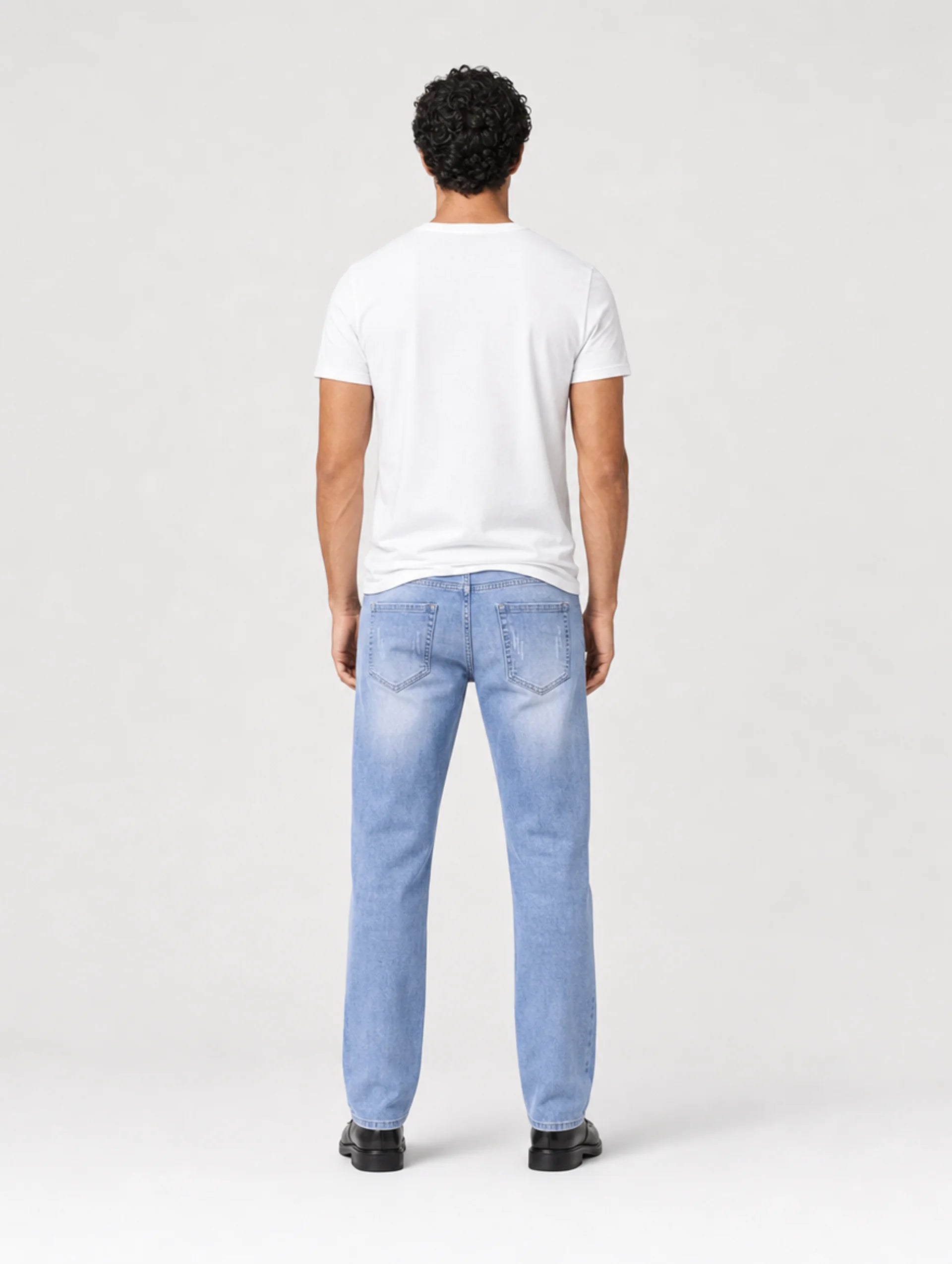 M01 Relaxed Straight