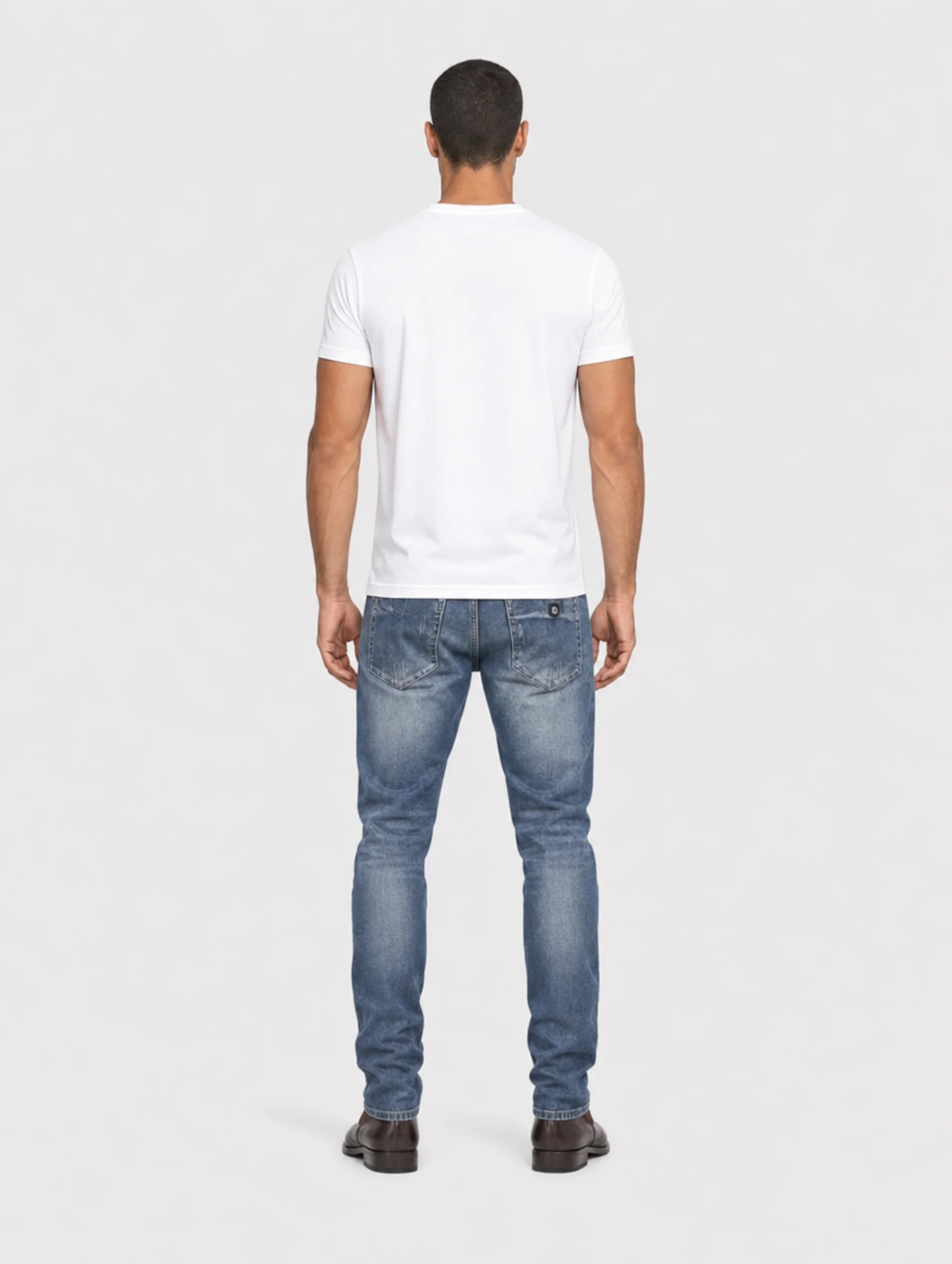M03 Classic Straight