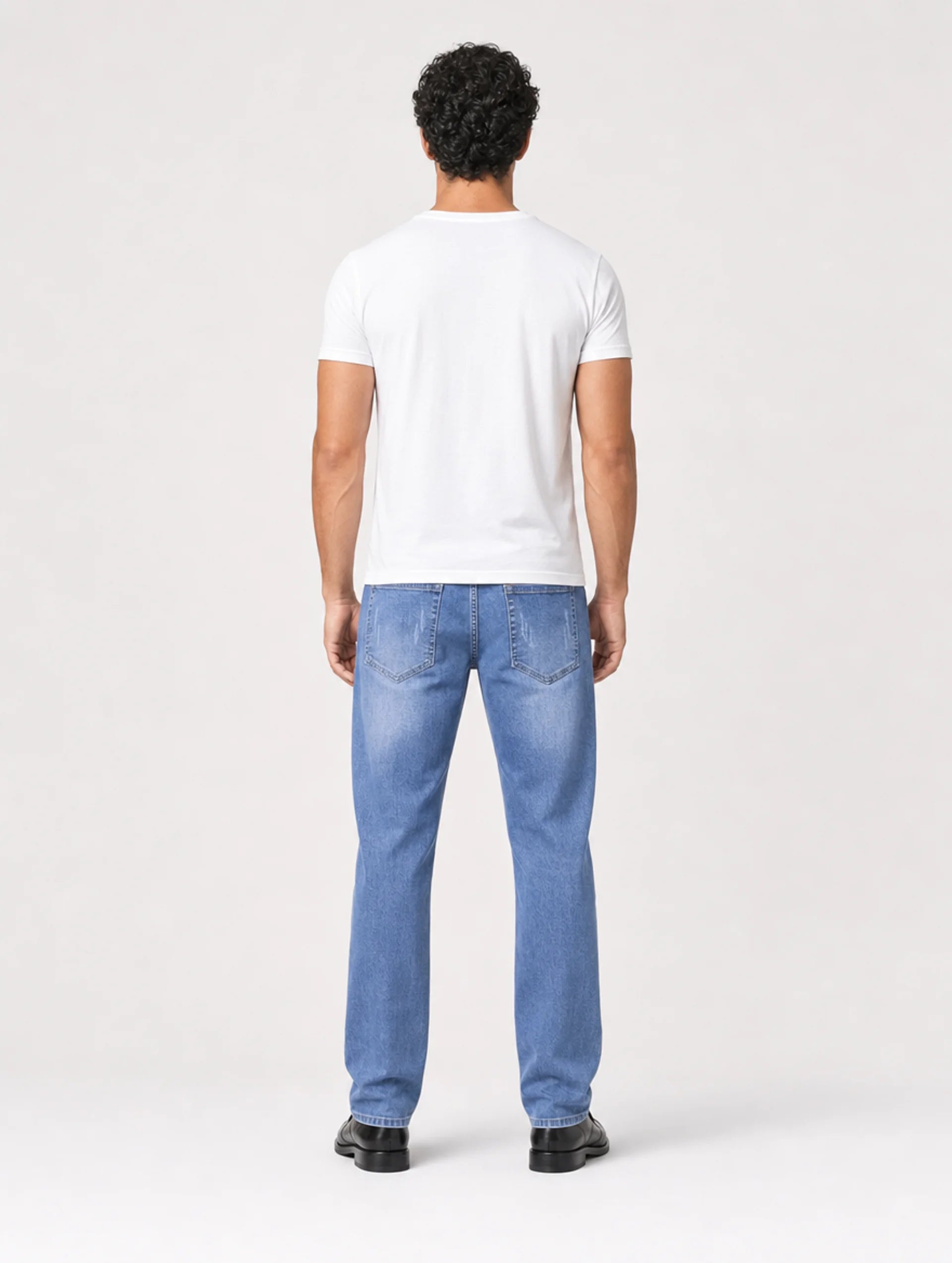 M01 Relaxed Straight