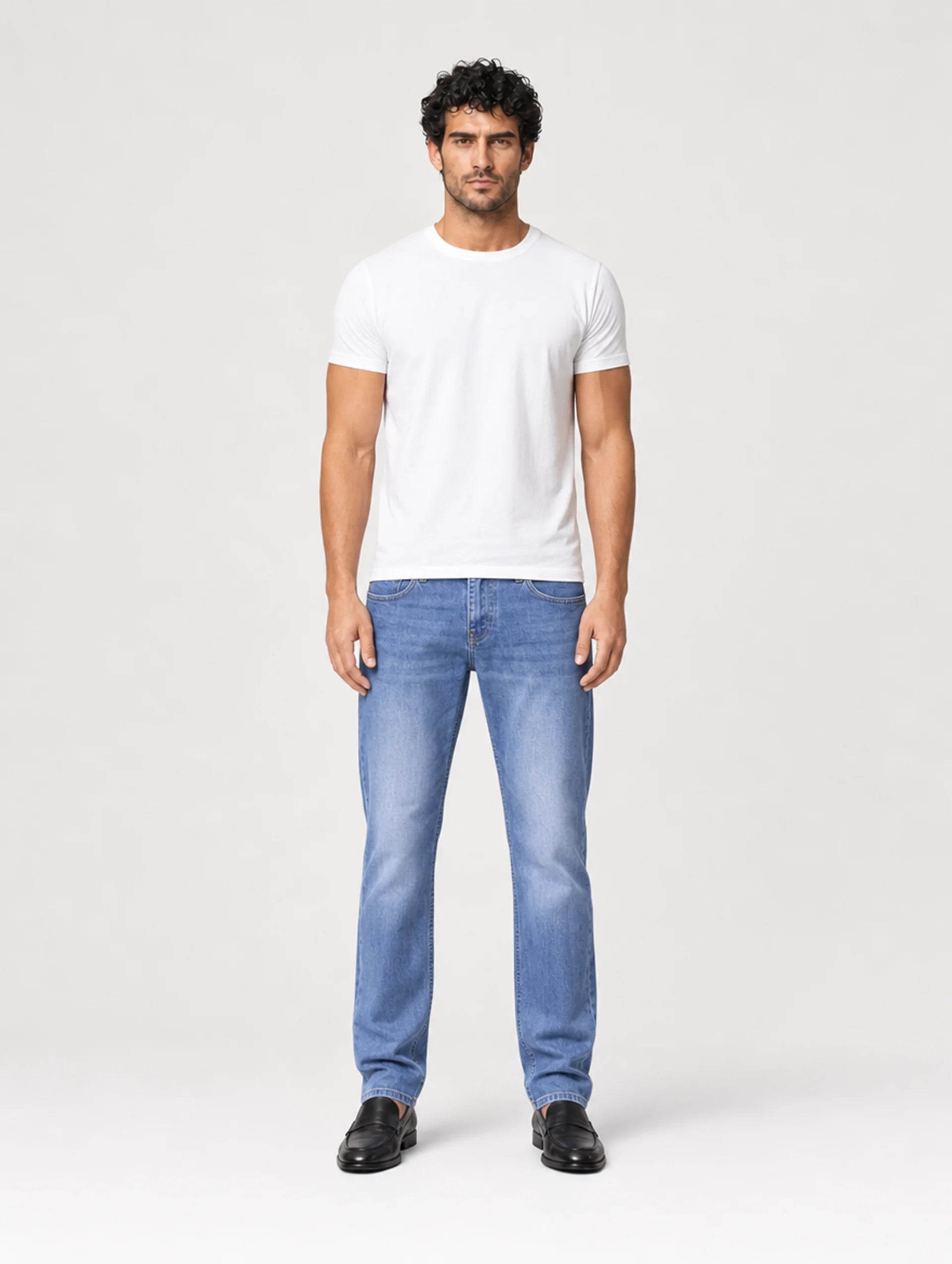 M01 Relaxed Straight